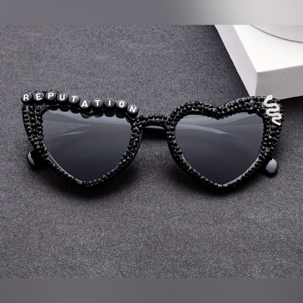 SWIFTIE REPUTATION SUNGLASSES *NEW*
